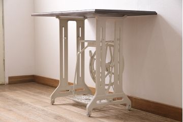 JANOME(ジャノメ)　ヒノキ材　リメイク　ペイントミシンテーブル(サイドテーブル、カフェテーブル、ミシン台)(R-046351)