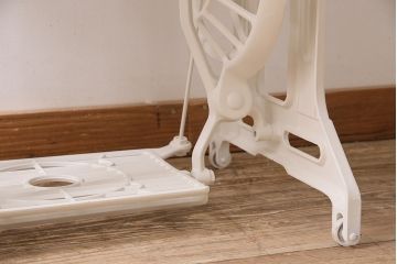 JANOME(ジャノメ)　ヒノキ材　リメイク　ペイントミシンテーブル(サイドテーブル、カフェテーブル、ミシン台)(R-046351)