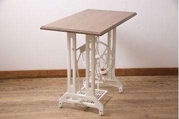 ヒノキ材　リメイク　ペイントミシンテーブル(サイドテーブル、カフェテーブル、ミシン台)(R-046352)