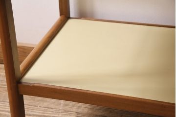 北欧ヴィンテージ家具　当店ペイント　チーク材　ナチュラルなカラーのトロリーワゴン(キッチンワゴン、サイドテーブル、ビンテージ)(R-046353)