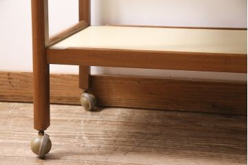 北欧ヴィンテージ家具　当店ペイント　チーク材　ナチュラルなカラーのトロリーワゴン(キッチンワゴン、サイドテーブル、ビンテージ)(R-046353)