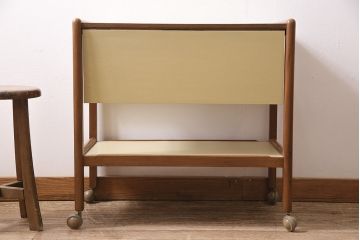 北欧ヴィンテージ家具　当店ペイント　チーク材　ナチュラルなカラーのトロリーワゴン(キッチンワゴン、サイドテーブル、ビンテージ)(R-046353)