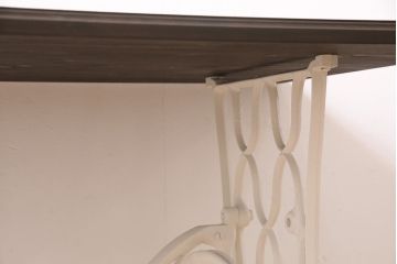 リメイク家具　シンガー社(SINGER)　ヒノキ材　ナチュラルなペイントミシンテーブル(シンガーミシン、サイドテーブル、カフェテーブル、ミシン台)(R-046362)