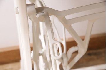 リメイク家具　ブラザー社(BROTHER)　天板ヒノキ材　ホワイトペイントがナチュラルなミシンテーブル(サイドテーブル、カフェテーブル、ミシン台)(R-046363)