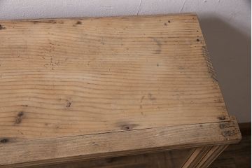 アンティーク家具　前面栗材　品の良い意匠が魅力的なガラス戸の戸棚(収納棚、飾り棚、キャビネット)(R-046427)
