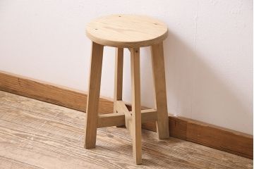 レトロ家具　ストリップド(剥離)　ブナ・松材　木の質感が味わい深い木製スツール(椅子、花台)(R-046429)