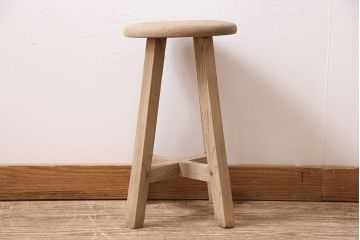 レトロ家具　ストリップド(剥離)　ナラ材　木の質感が味わい深い木製スツール(椅子、花台)(R-046431)