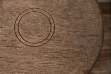 レトロ家具　ストリップド(剥離)　ナラ材　木の質感が味わい深い木製スツール(椅子、花台)(R-046431)