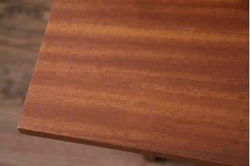 ヴィンテージ家具　北欧ビンテージ　チーク材　木の温もりとデザイン性を兼ね備えたライティングビューロー(簿記机、在宅ワーク、在宅用デスク)(R-046468)