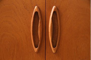 ヴィンテージ家具　北欧ビンテージ　チーク材　木の温もりとデザイン性を兼ね備えたライティングビューロー(簿記机、在宅ワーク、在宅用デスク)(R-046468)