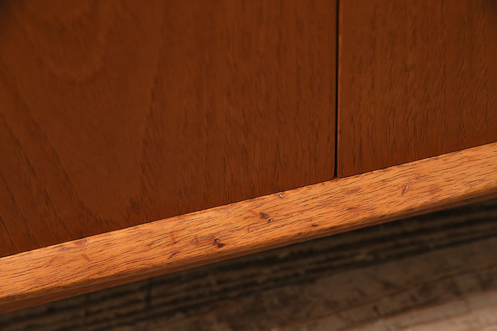 ヴィンテージ家具　北欧ビンテージ　チーク材　木の温もりとデザイン性を兼ね備えたライティングビューロー(簿記机、在宅ワーク、在宅用デスク)(R-046468)