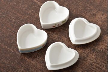 ウェッジウッド　WEDGWOOD　プレートなど4点(ワイルドストロベリー、SARAH、小物入れ、プレート、洋食器)(R-046473)