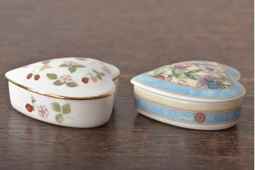 ウェッジウッド　WEDGWOOD　プレートなど4点(ワイルドストロベリー、SARAH、小物入れ、プレート、洋食器)(R-046473)