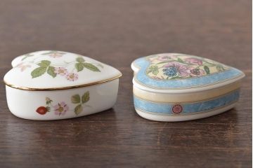 ウェッジウッド　WEDGWOOD　プレートなど4点(ワイルドストロベリー、SARAH、小物入れ、プレート、洋食器)(R-046473)