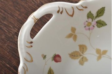 ウェッジウッド　WEDGWOOD　プレートなど4点(ワイルドストロベリー、SARAH、小物入れ、プレート、洋食器)(R-046473)