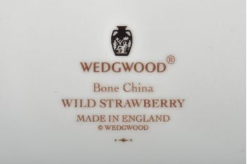 ウェッジウッド　WEDGWOOD　プレートなど4点(ワイルドストロベリー、SARAH、小物入れ、プレート、洋食器)(R-046473)