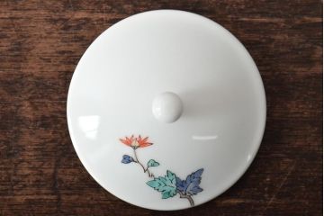 十三代　酒井田柿右衛門　花鳥文湯呑一対(茶碗、和食器、蓋付き)(R-046478)