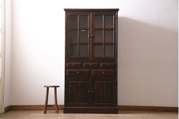 中古　北海道民芸家具　HM160K　落ち着いた色合いが上品な食器棚(本箱、収納棚、飾り棚、キャビネット)(R-046497)