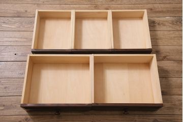 中古　北海道民芸家具　HM160K　落ち着いた色合いが上品な食器棚(本箱、収納棚、飾り棚、キャビネット)(R-046497)