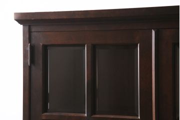 中古　北海道民芸家具　HM160K　落ち着いた色合いが上品な食器棚(本箱、収納棚、飾り棚、キャビネット)(R-046497)