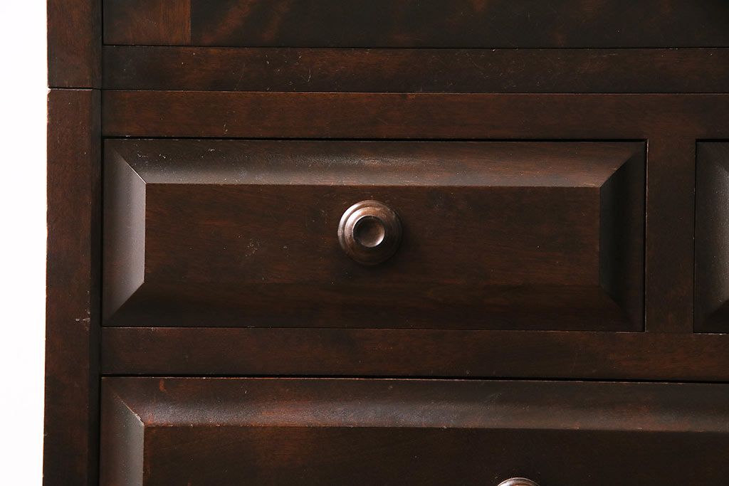 中古　北海道民芸家具　HM160K　落ち着いた色合いが上品な食器棚(本箱、収納棚、飾り棚、キャビネット)(R-046497)