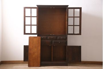 中古　北海道民芸家具　HM160K　シックな佇まいが素敵な高級感漂う食器棚(本箱、収納棚、飾り棚、キャビネット)(R-046498)