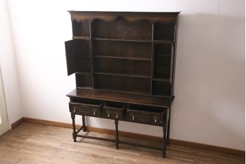 イギリスアンティーク　オーク材　シックで気品のあるキャビネット(サイドボード、棚、飾り棚、収納棚)(R-046499)