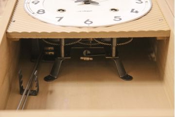 アンティーク時計　昭和中期　SEIKO(セイコー)　ゼンマイ式　やさしい色合いの掛け時計(柱時計、振り子時計)(R-046511)