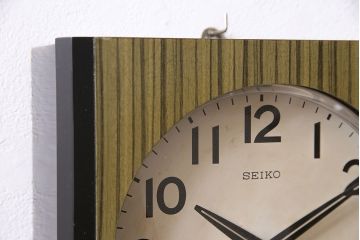 アンティーク時計　昭和中期　SEIKO(セイコー)　ゼンマイ式　カレンダー付き　30DAY　渋いデザインの掛け時計(柱時計、振り子時計)(R-046512)