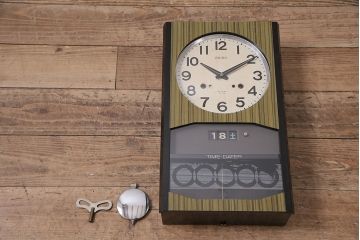 アンティーク時計　昭和中期　SEIKO(セイコー)　ゼンマイ式　カレンダー付き　30DAY　渋いデザインの掛け時計(柱時計、振り子時計)(R-046512)