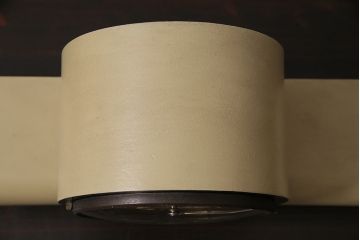 アンティーク雑貨　レトロ　meiji(明治時計社)　電池式　21DAY　金色の数字が可愛い置き時計(古時計)(R-046513)