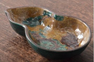 江戸〜明治　九谷焼　変形皿2枚(兎、獅子、角福、青手)(R-046518)