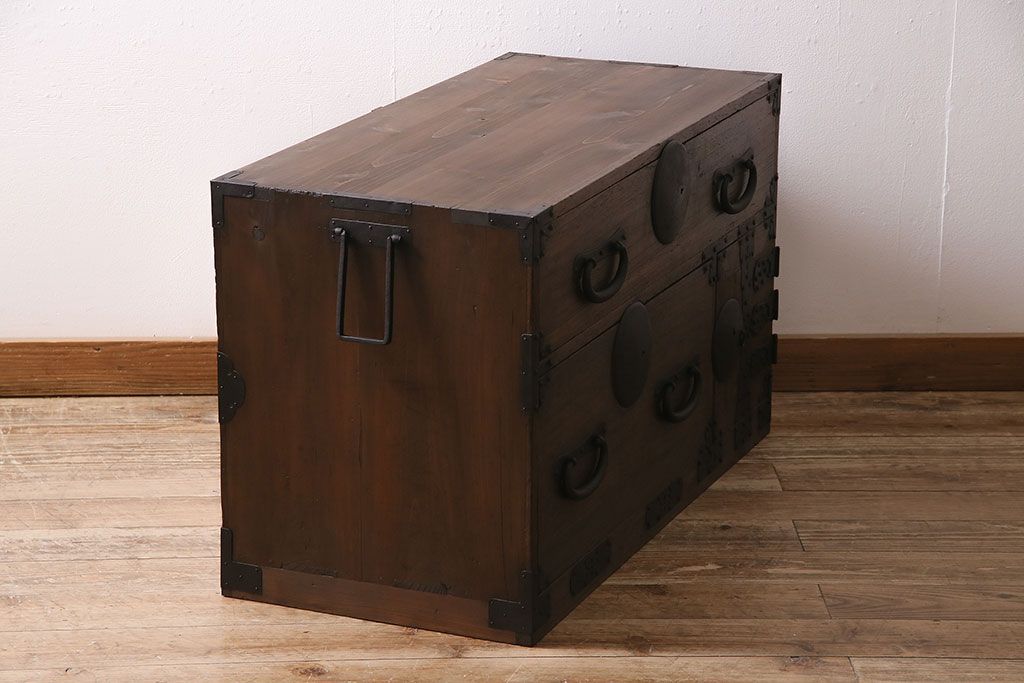 アンティーク家具　明治大正期　前面桐材　鋲金具が存在感のあるローボード(時代箪笥、ローチェスト、テレビ台)(R-046533)