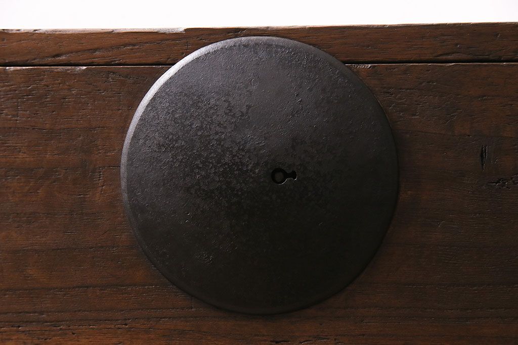 アンティーク家具　明治大正期　前面桐材　鋲金具が存在感のあるローボード(時代箪笥、ローチェスト、テレビ台)(R-046533)