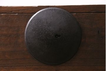 アンティーク家具　明治大正期　前面桐材　鋲金具が存在感のあるローボード(時代箪笥、ローチェスト、テレビ台)(R-046533)