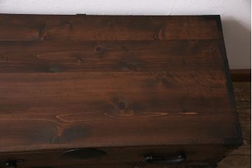 アンティーク家具　明治大正期　前面桐材　鋲金具が存在感のあるローボード(時代箪笥、ローチェスト、テレビ台)(R-046533)