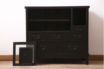アンティーク家具　昭和初期　ペイント　脚付き　落ち着いた色合いが魅力の戸棚(収納棚、食器棚)(R-046537)