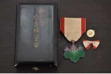 当時物　功七級金鵄勲章など6点(五等瑞宝章、速射砲徽章)(R-046540)
