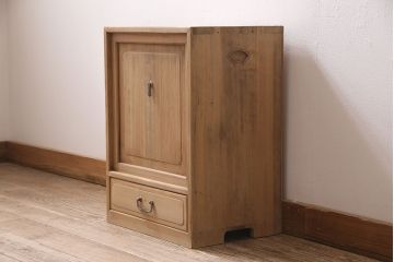 アンティーク家具　昭和中期　ヒノキ材　引き出し付き　倹飩(けんどん)式扉の小物収納箱(収納棚)(R-046590)