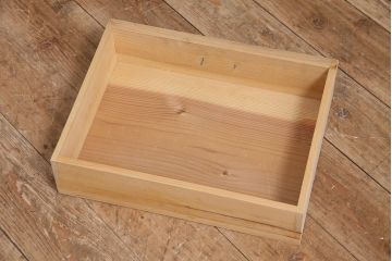 アンティーク家具　昭和中期　ヒノキ材　引き出し付き　倹飩(けんどん)式扉の小物収納箱(収納棚)(R-046590)