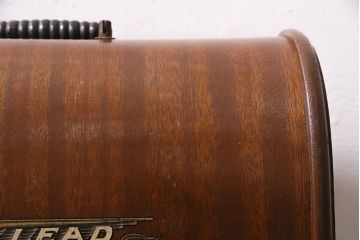 アンティーク雑貨　昭和レトロ　LEAD(リード)社　カバー付き　ディスプレイにおすすめの古い手回しミシン(ディスプレイ雑貨)(R-046591)