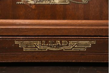 アンティーク雑貨　昭和レトロ　LEAD(リード)社　カバー付き　ディスプレイにおすすめの古い手回しミシン(ディスプレイ雑貨)(R-046591)