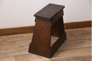 アンティーク家具　昭和初期　スギ材　味のある風合いが魅力の踏み台(ステップ、飾り台、花台)(R-046595)