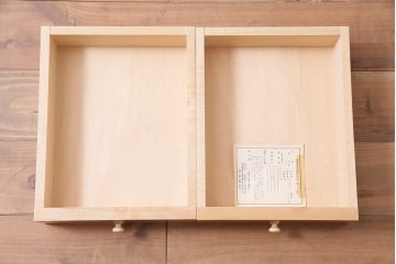 中古　北海道民芸家具　#530　和洋どちらのお部屋にも馴染みやすい戸棚付き整理タンス(衣装箪笥、重ねタンス)(R-046596)