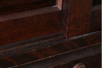 中古　北海道民芸家具　#530　和洋どちらのお部屋にも馴染みやすい戸棚付き整理タンス(衣装箪笥、重ねタンス)(R-046596)