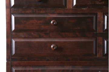 中古　北海道民芸家具　#530　和洋どちらのお部屋にも馴染みやすい戸棚付き整理タンス(衣装箪笥、重ねタンス)(R-046596)