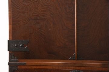 中古　国産　民芸家具　和の風格漂う上質なつくりのワードローブ(洋服タンス、衣装箪笥)(R-046598)
