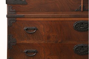 中古　国産　民芸家具　中開き　衣装盆付き　上品な和を感じさせる衣装箪笥(和タンス、着物箪笥)(R-046601)