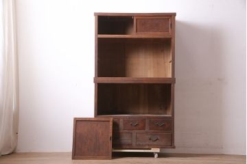 アンティーク家具　昭和初期　前面ケヤキ材　シンプルなつくりが魅力の戸棚(関東水屋箪笥、収納棚、キャビネット、食器棚)(R-046603)