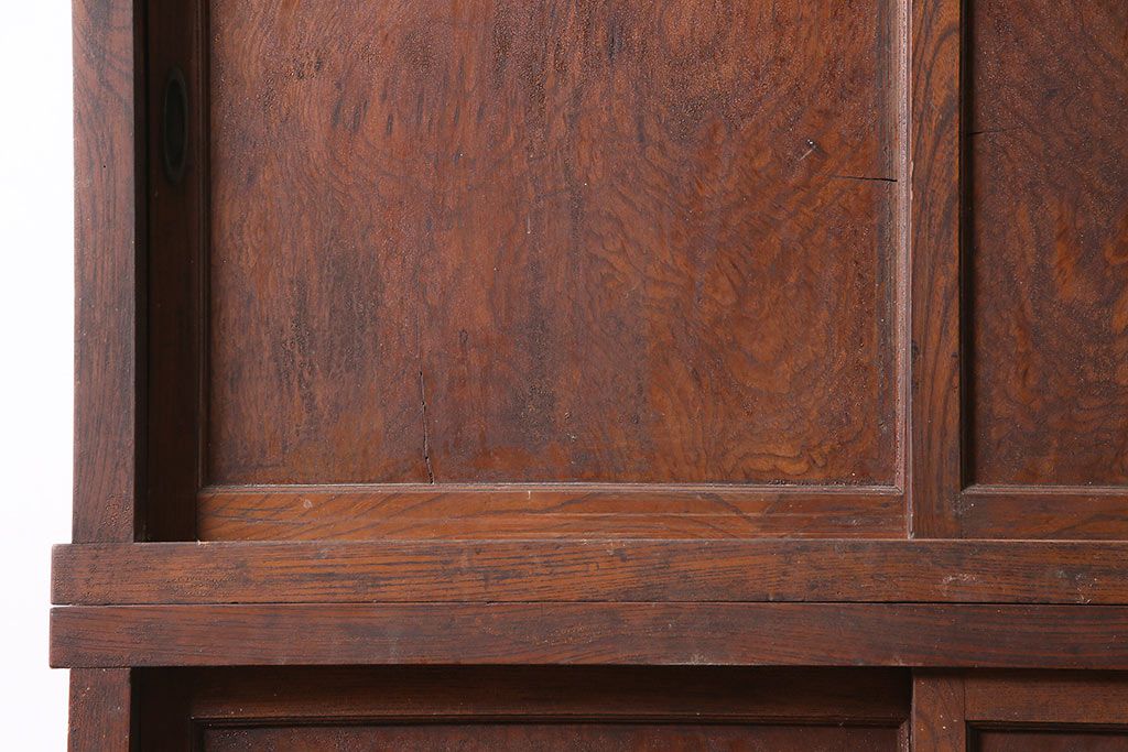 アンティーク家具　昭和初期　前面ケヤキ材　シンプルなつくりが魅力の戸棚(関東水屋箪笥、収納棚、キャビネット、食器棚)(R-046603)